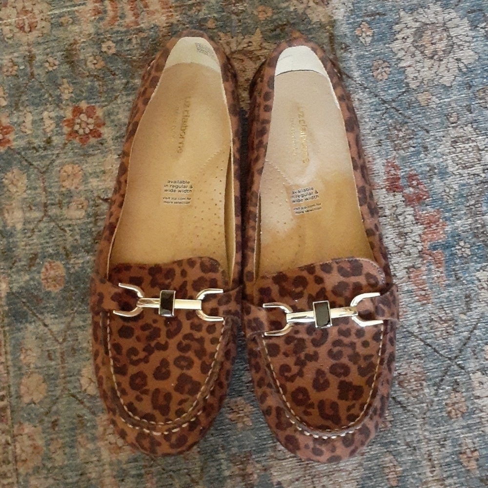 Liz Claiborne - Picture 5 of 8